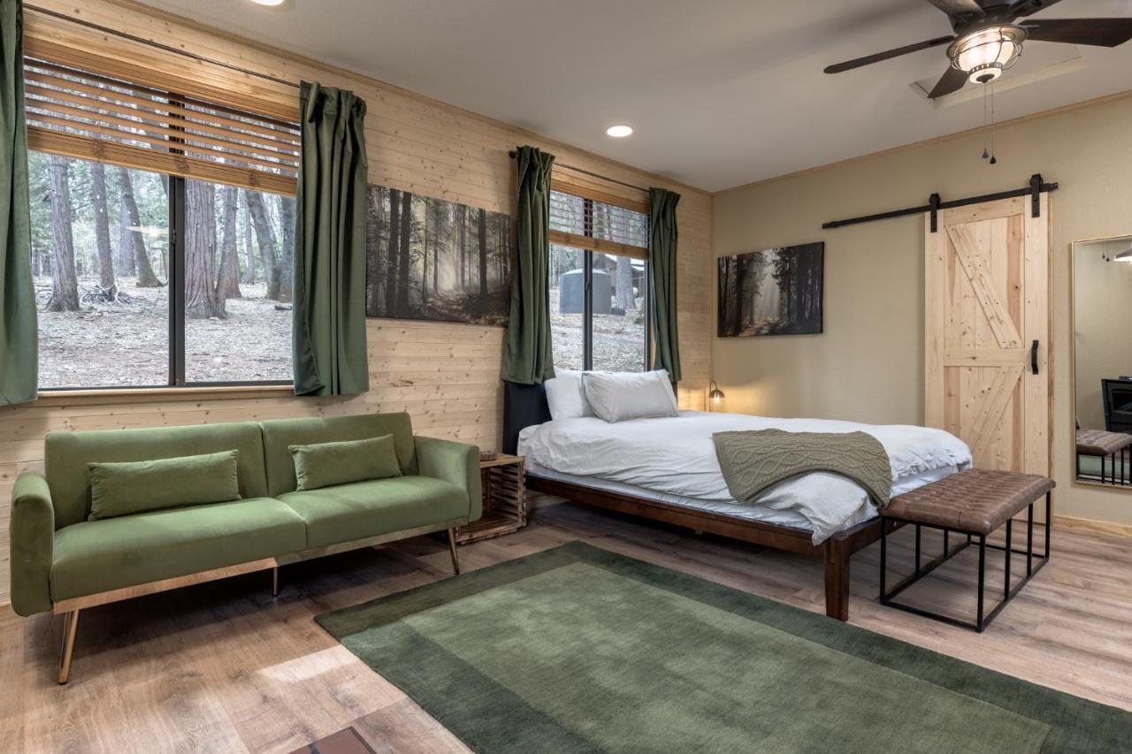 Little House In The Big Woods Hotel Forest Ranch Exterior photo